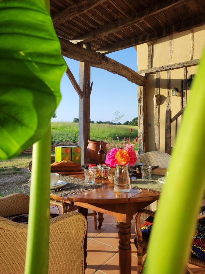 Ferme Ahoco Chambre D'Hotes Residence D'Artistes Lavit Esterno foto