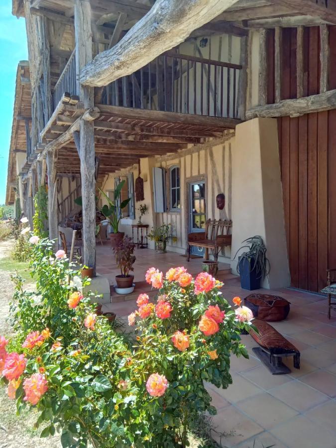 Ferme Ahoco Chambre D'Hotes Residence D'Artistes Lavit Esterno foto