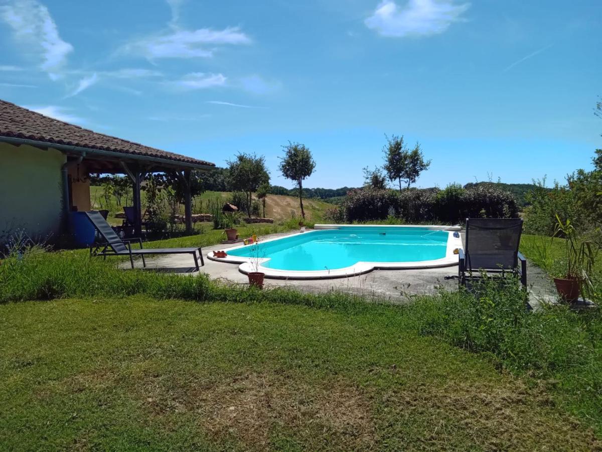 Ferme Ahoco Chambre D'Hotes Residence D'Artistes Lavit Esterno foto